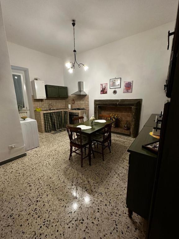 Apartamento La Casa Sotto Il Castello Bracciano  Exterior foto